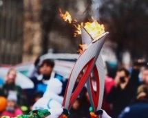 Олимпийский факел в салоне «Авто-Дина»